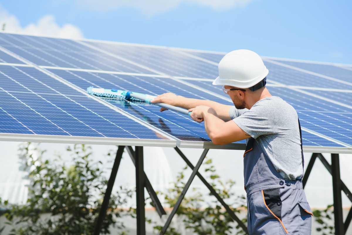 placas paneles solares fotovoltaicas limpieza mantenimiento el rayo
